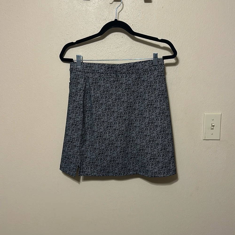 Peter Millar Black and White skort Size Small NWT
